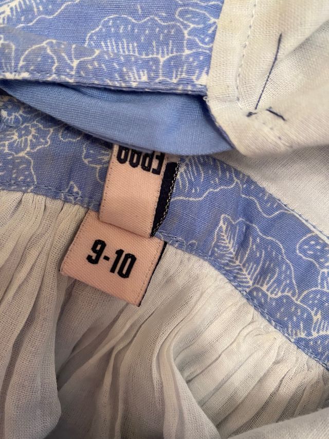 Vestido de niña espalda al aire