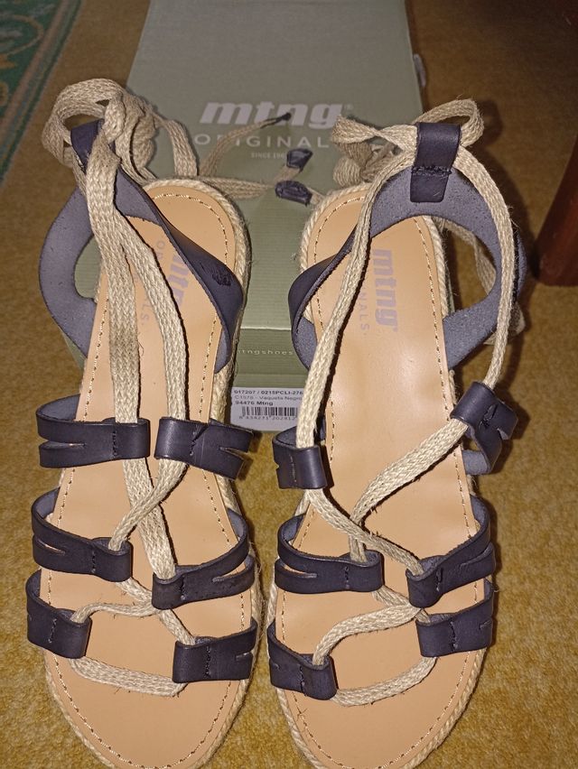 Sandalias sin estrenar