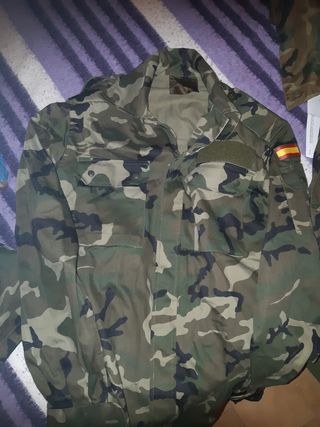 Ropa militar segunda mano en WALLAPOP