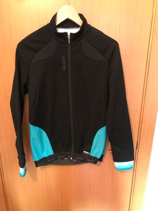 Chaqueta de mujer Santini Gore windstopper talla L de segunda mano por 40  EUR en Barcelona en WALLAPOP