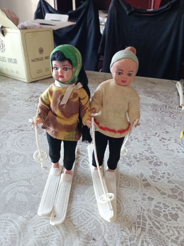 Muñecas esquiadoras