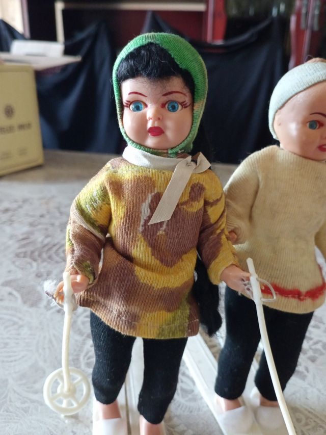 Muñecas esquiadoras
