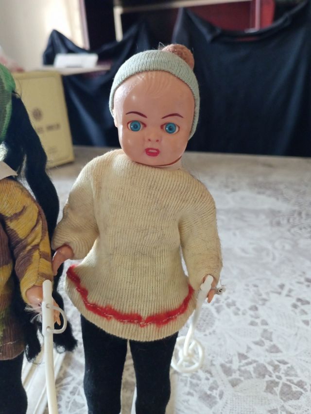Muñecas esquiadoras