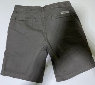 Bermudas Scalpers talla 38 de segunda mano por 40 EUR en Barcelona en  WALLAPOP
