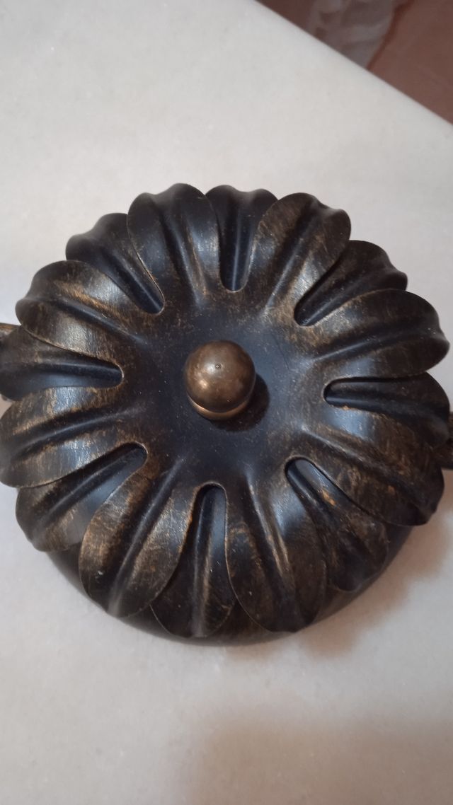 lampadario in ferro battuto