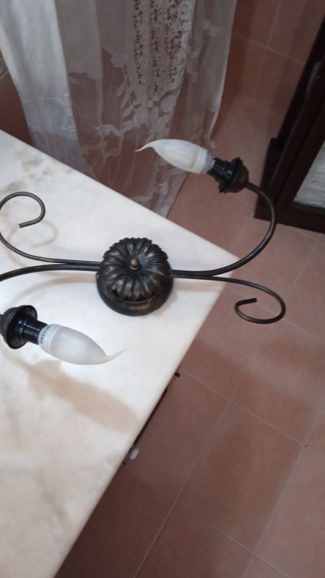 lampadario in ferro battuto