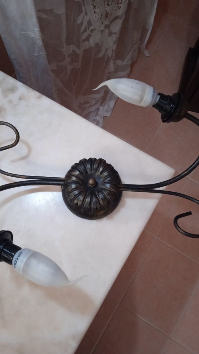 lampadario in ferro battuto