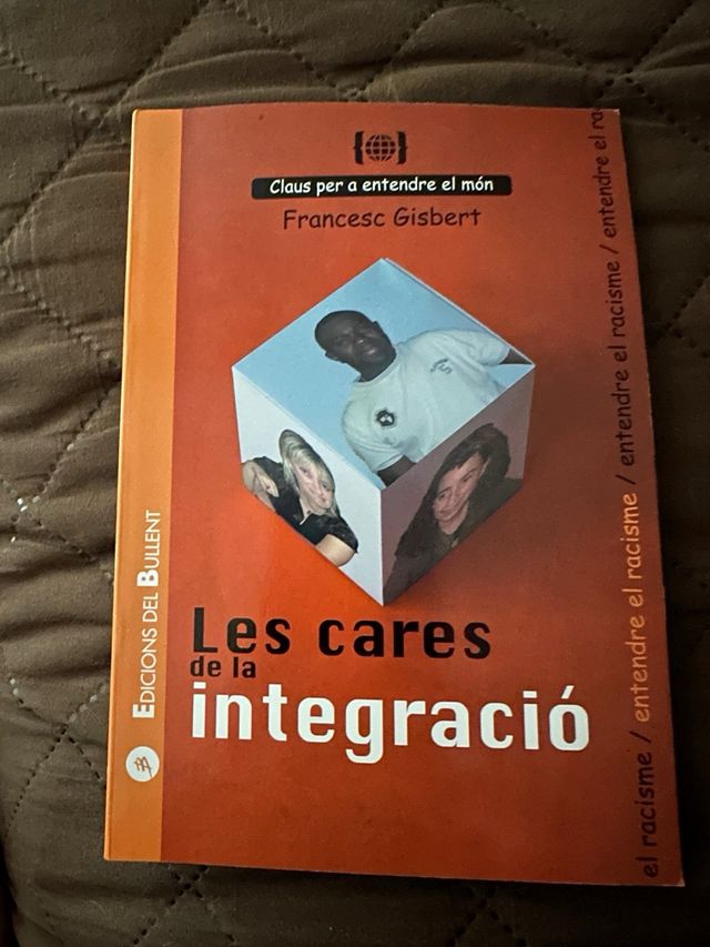 Libros ( en Valenciano) para edades diversas.