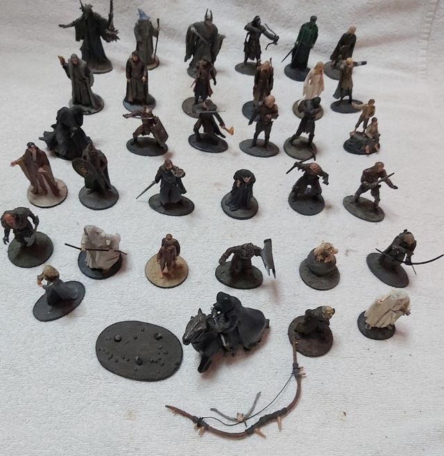 antiguas figuras de goma / indios/ plomo