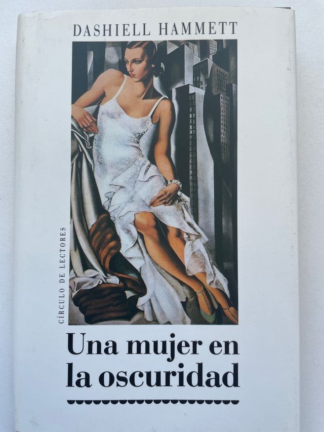 Una mujer en la oscuridad