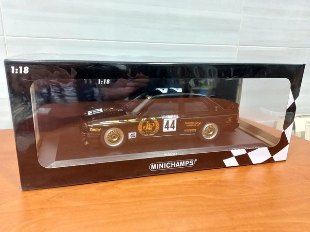 BMW M3 E30 Bathurst 1:18 Minichamps