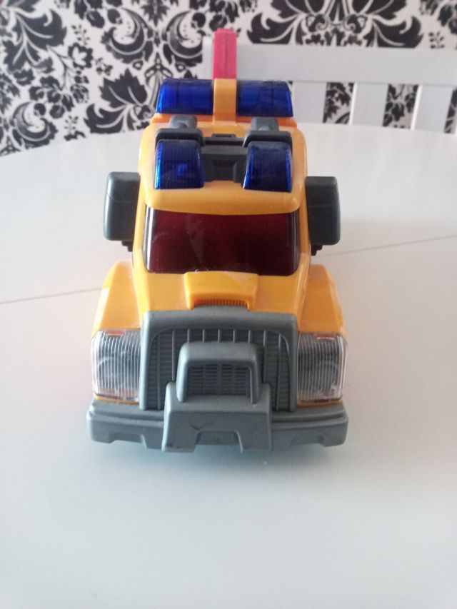 Camión remolque juguete