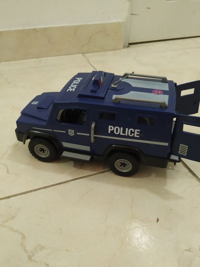Furgón policía Playmobil