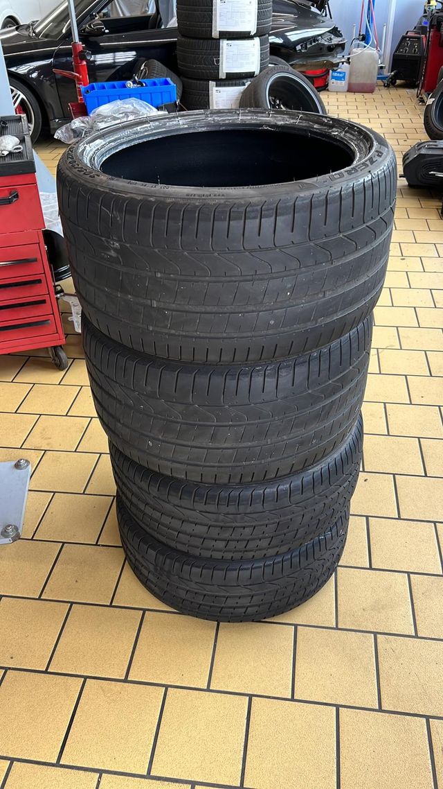 Set Neumáticos Pirelli P-Zero 245/35 y 305/30ZR20