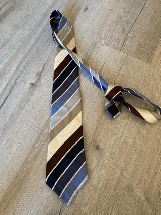 Corbata de marca de segunda mano en WALLAPOP