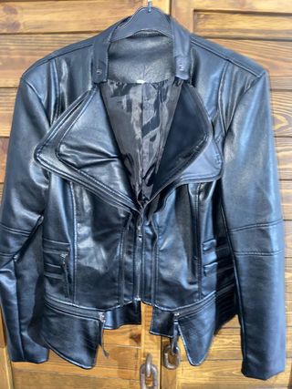 Chaqueta de cuero de segunda mano en WALLAPOP