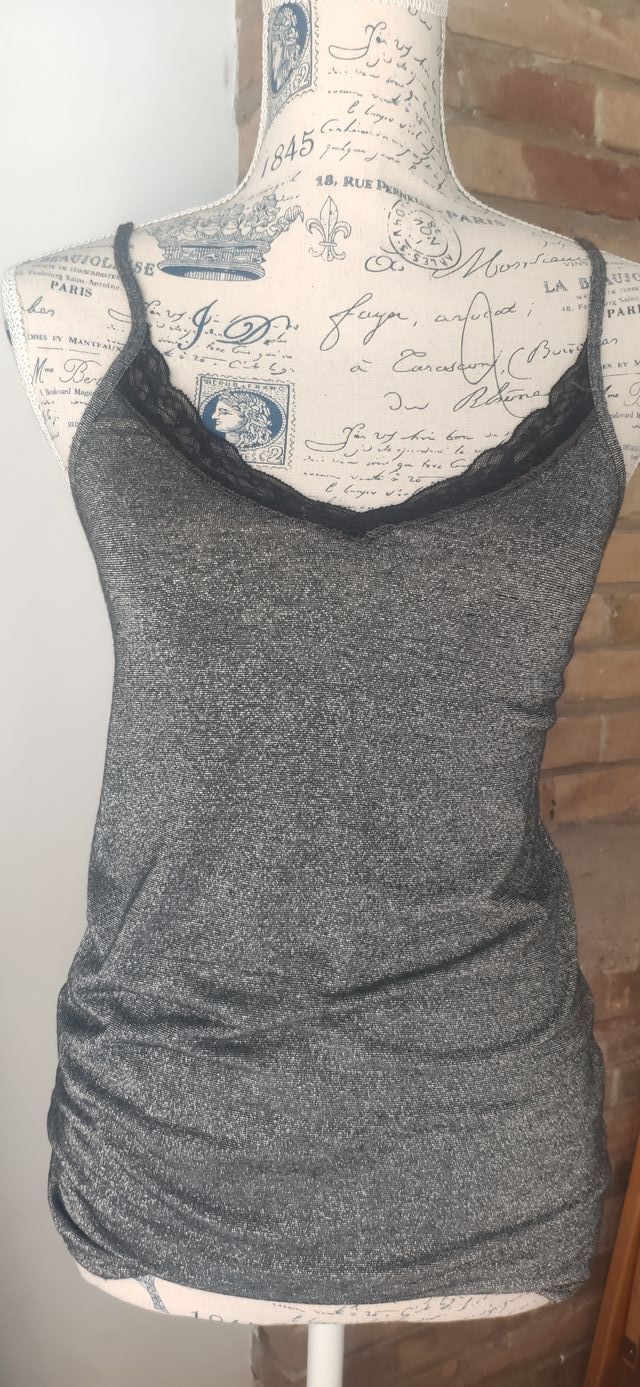 Canotta grigia con glitter