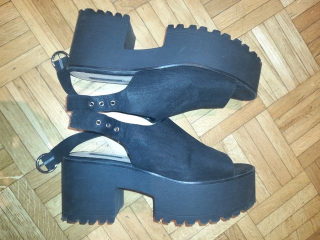 Sandalia tacon negra de ante