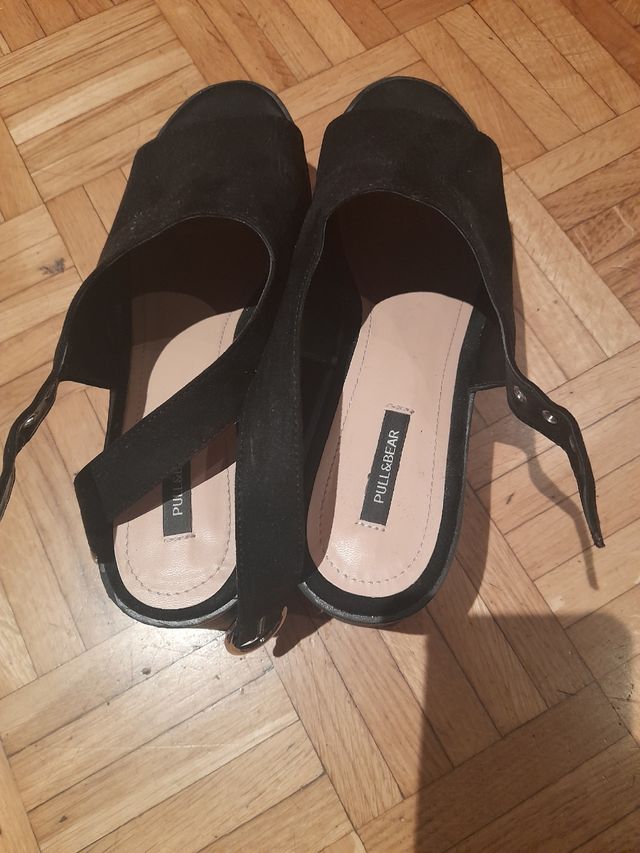 Sandalia tacon negra de ante