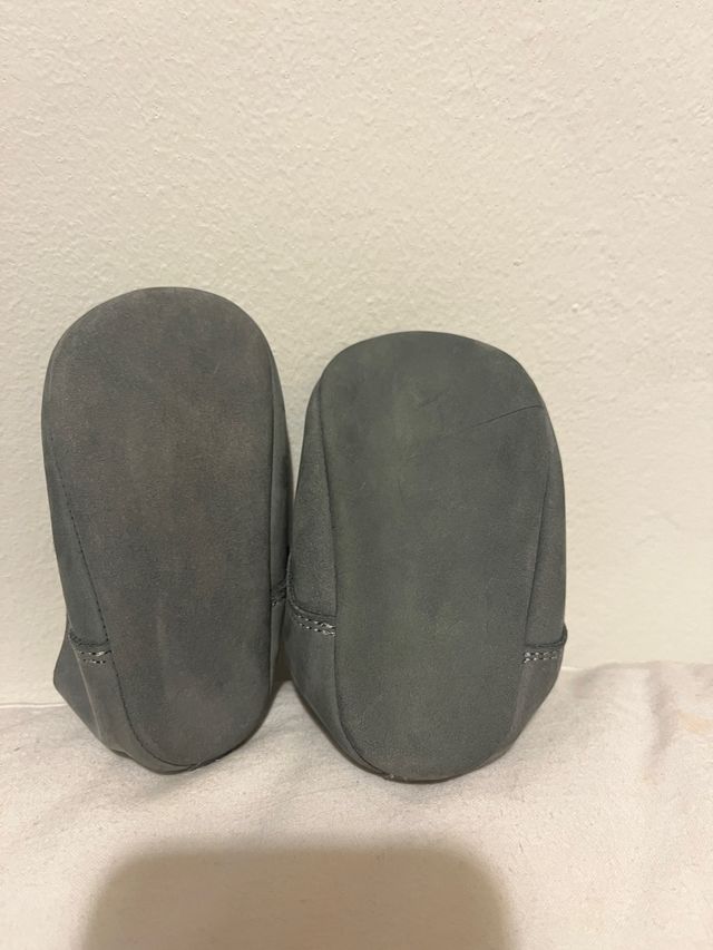 zapatos mini zara 17 a 18 meses (muy suaves)