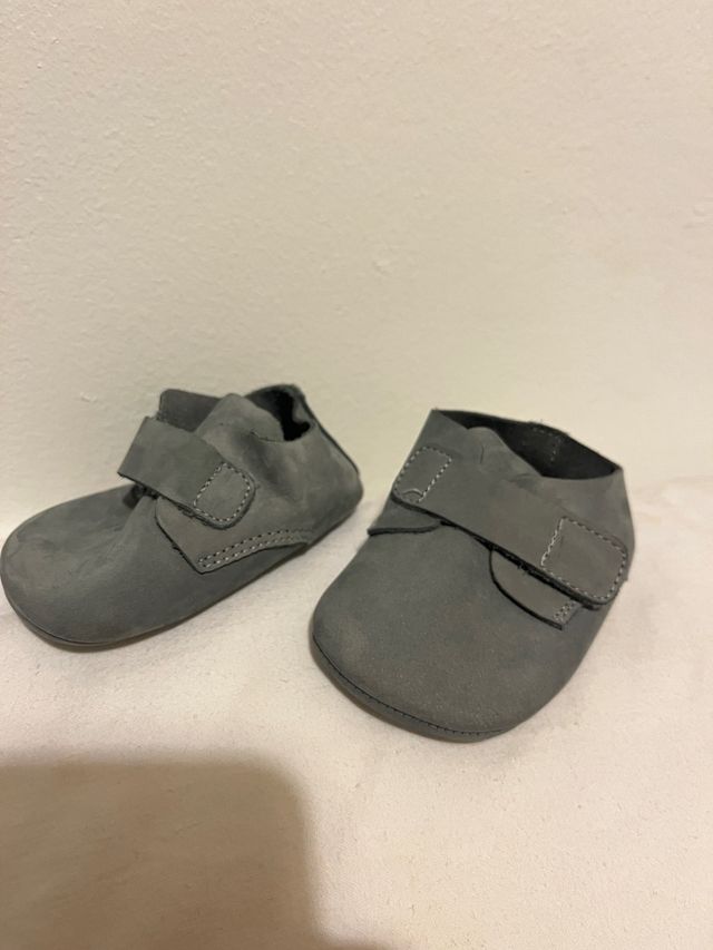 zapatos mini zara 17 a 18 meses (muy suaves)