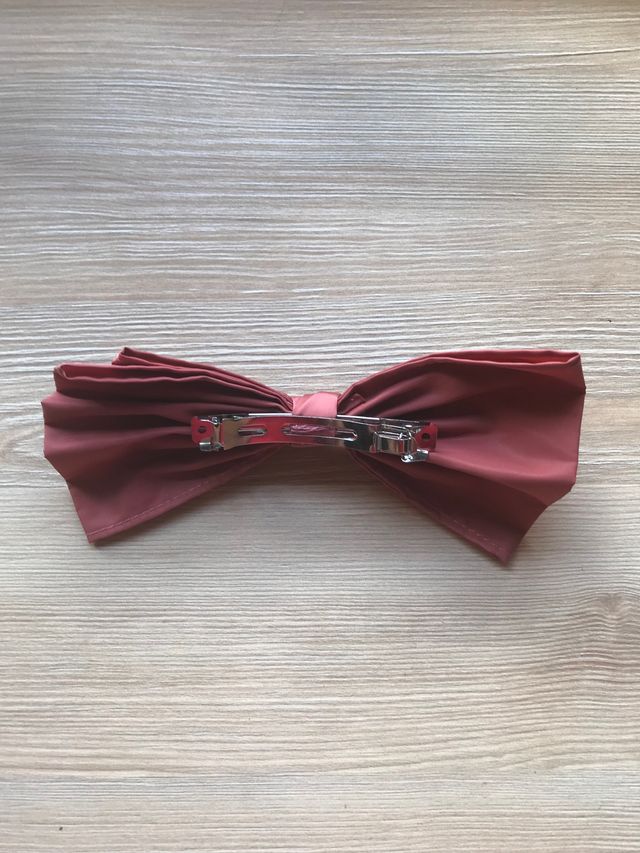 Lazo rosa clip pasador tipo bow - Stradivarius