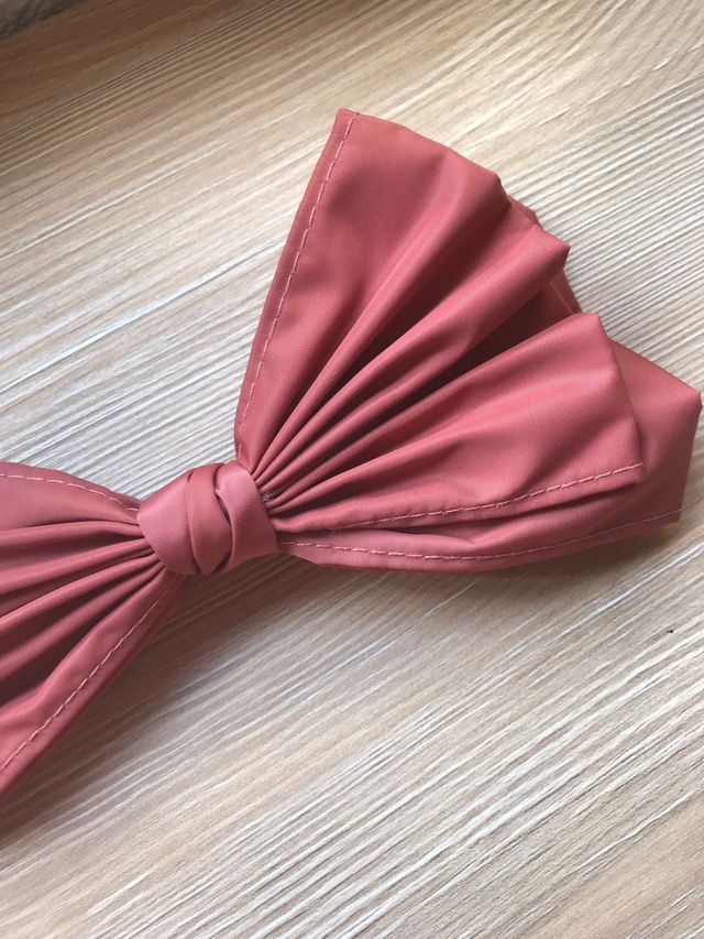 Lazo rosa clip pasador tipo bow - Stradivarius