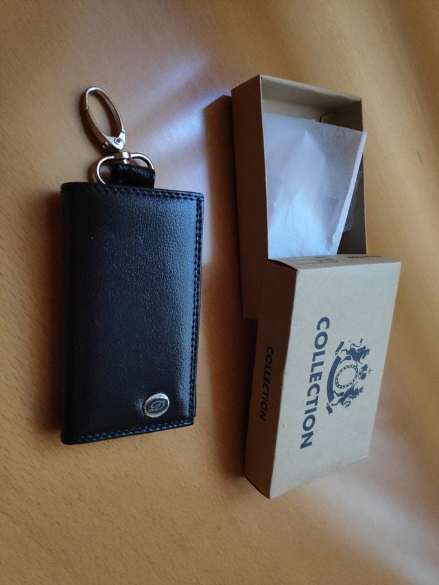 Llavero de cuero negro