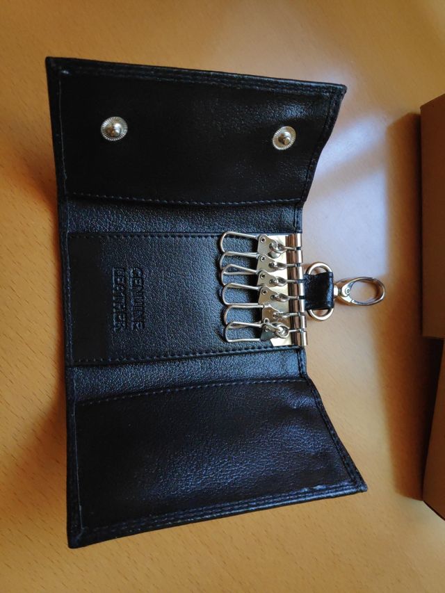 Llavero de cuero negro