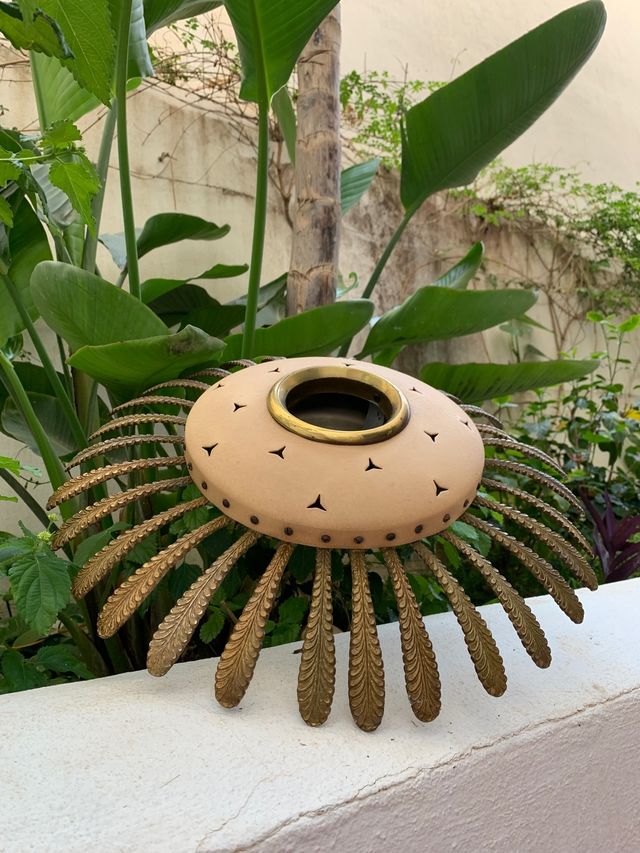 LAMPADA DA SOFFITTO SUN. METÀ SECOLO