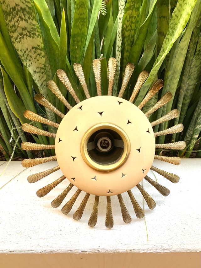 LAMPADA DA SOFFITTO SUN. METÀ SECOLO