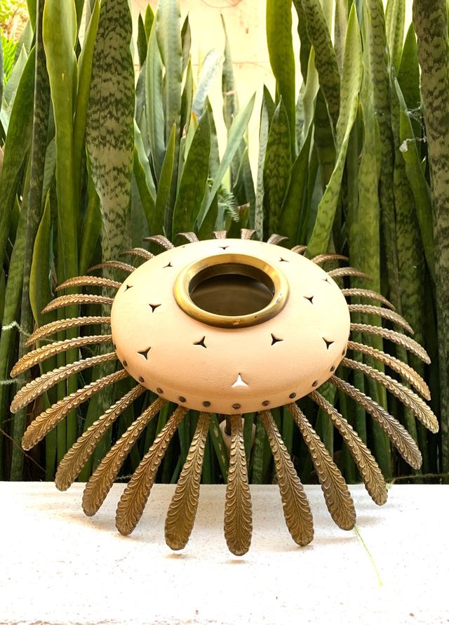 LAMPADA DA SOFFITTO SUN. METÀ SECOLO