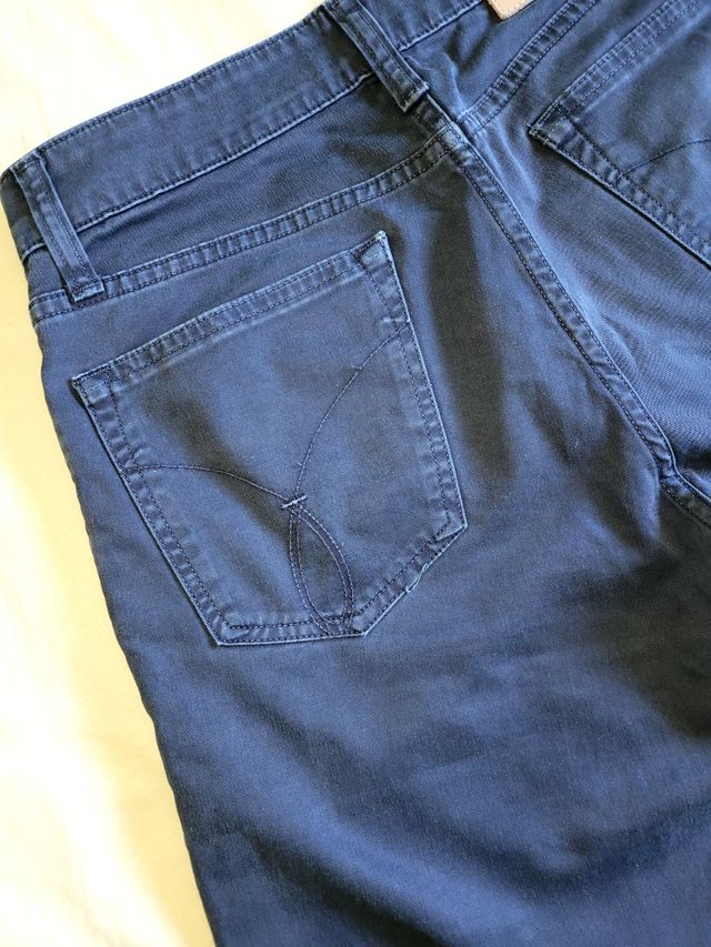 Pantalon Vaquero CALVIN KLEIN JEANS. Talla 28.