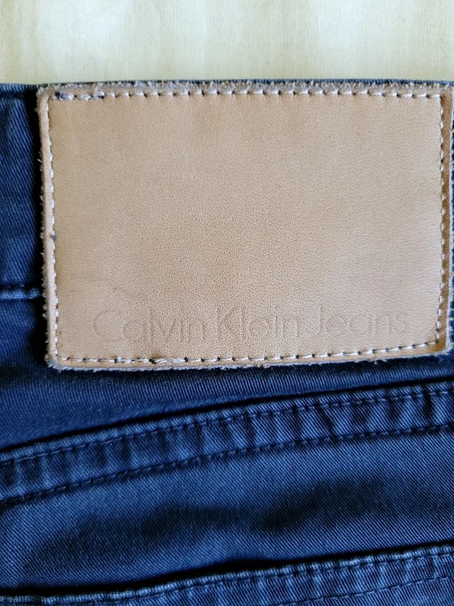 Pantalon Vaquero CALVIN KLEIN JEANS. Talla 28.