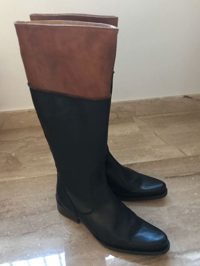 Botas talla 37  todo de piel y mondero regalo