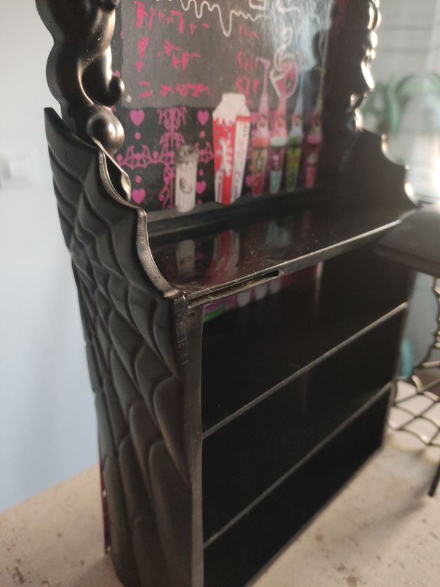 Monster High. Mueble bar
