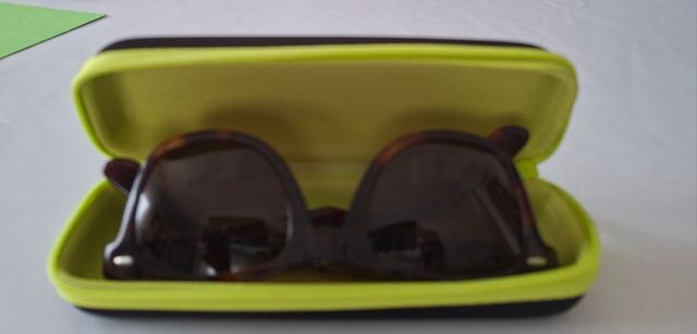 GAFAS SOL CON ESTUCHE