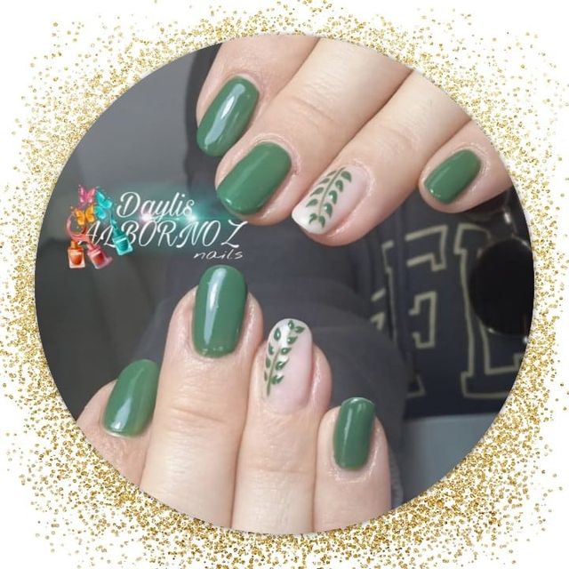 manicura semipermanente,pedícure y uñas acrílicas