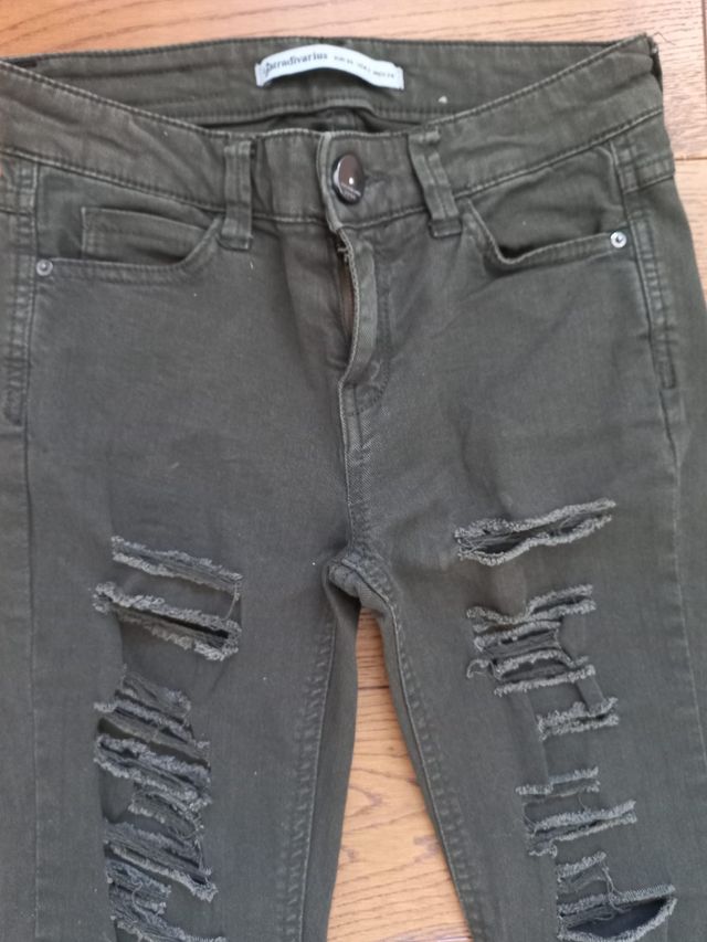 pantalón Stradivarius. T.34