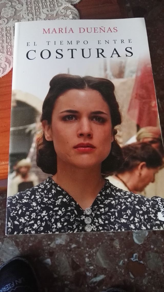 Libro El Tiempo entre costuras