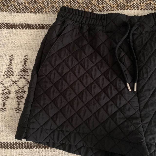 Bermudas acolchadas negras ZARA