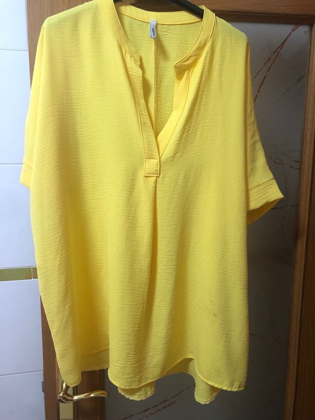 Camisa amarilla fuerte T única, amplia