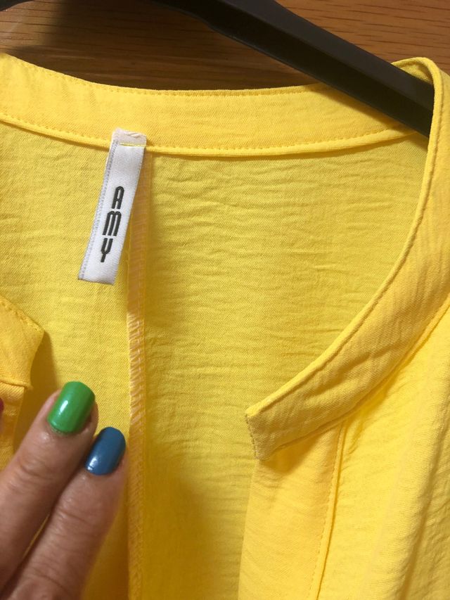 Camisa amarilla fuerte T única, amplia