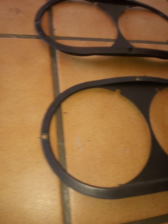 TAPA FOCOS GSXR 85-88.