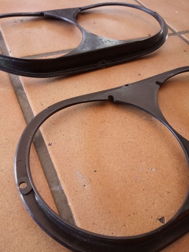 TAPA FOCOS GSXR 85-88.