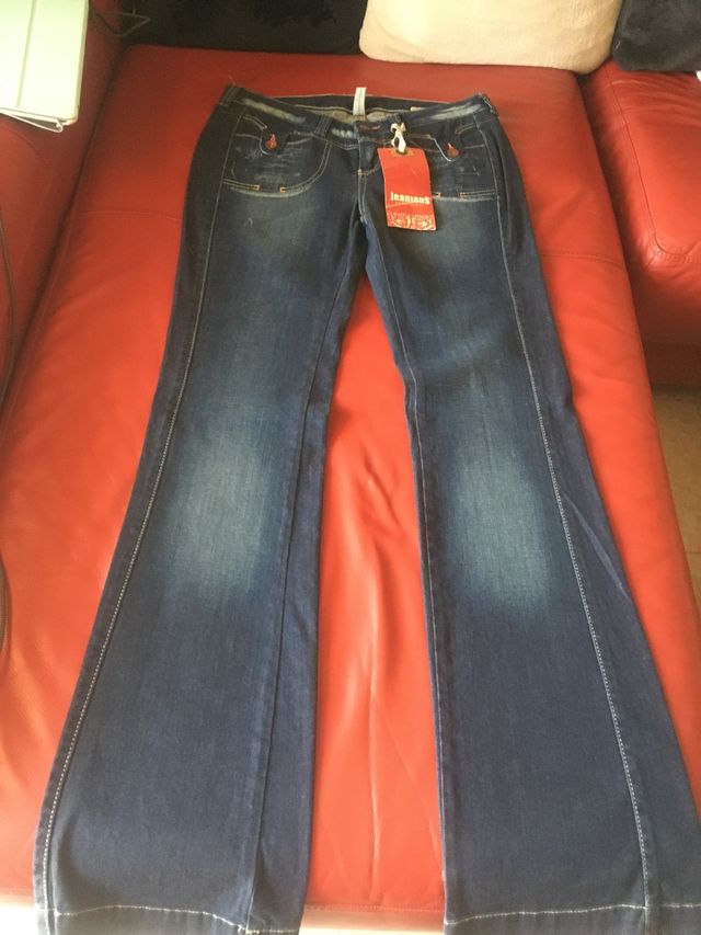 Pantalón Vero Moda, con etiqueta