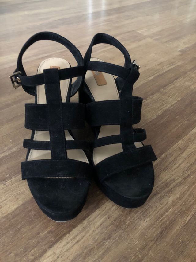 Sandalia de cuña y plataforma Bershka talla 40