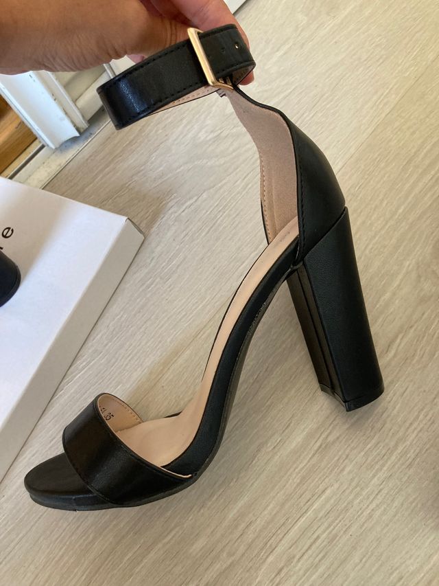 Zapatos negros de fiesta