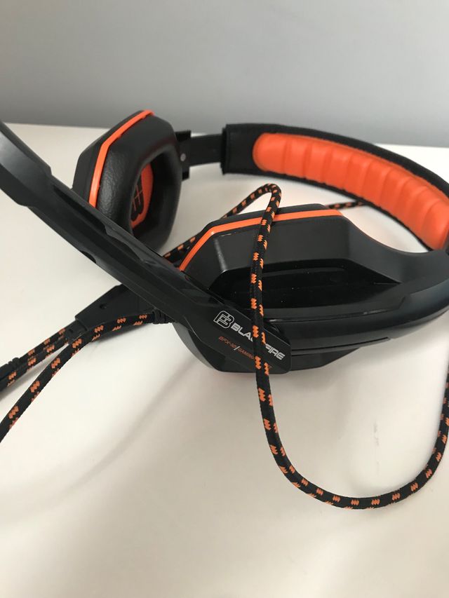 Auriculares Play comprados en GAME