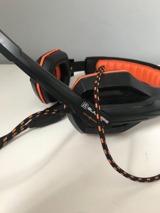 Auriculares Play comprados en GAME